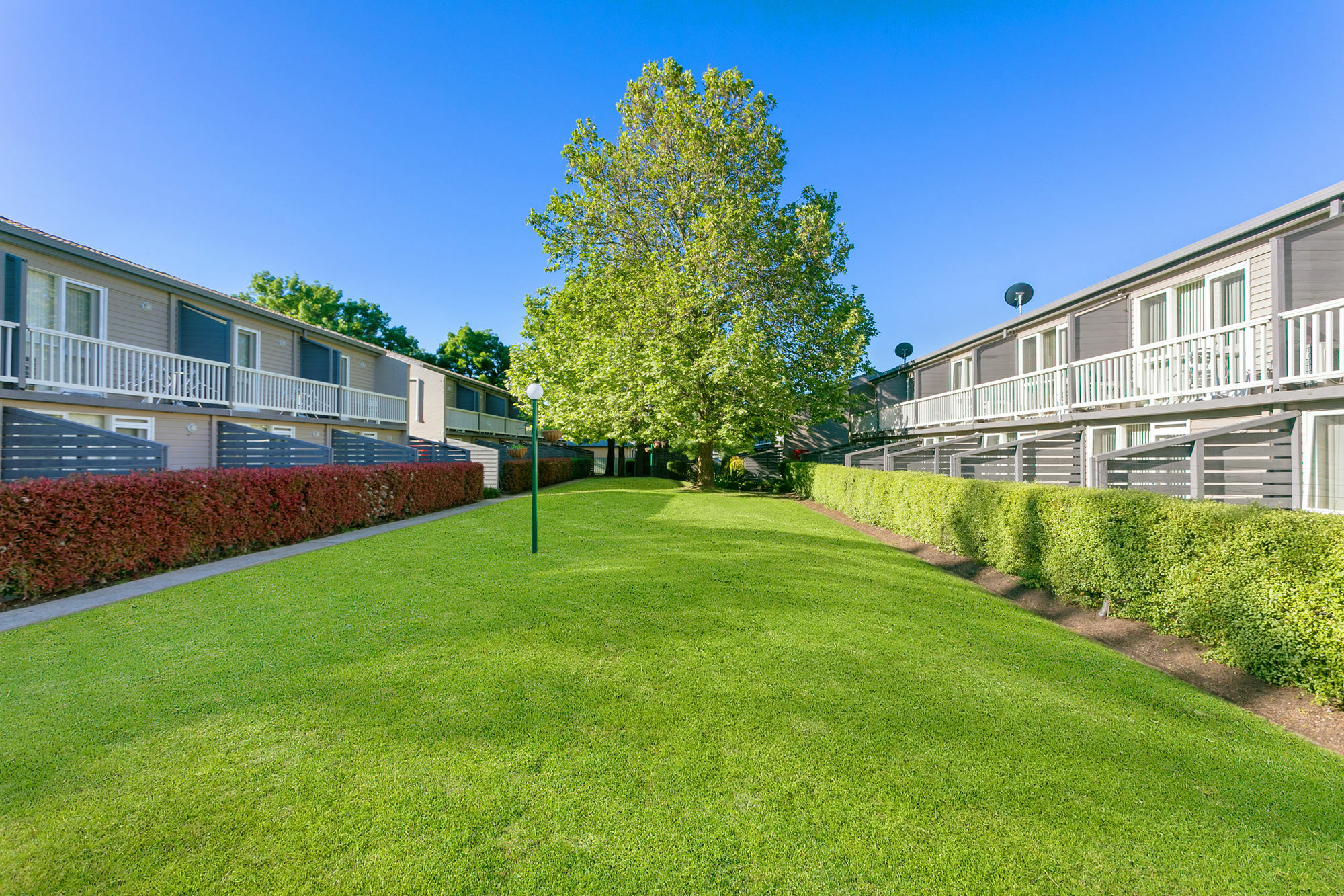 Summer East Apartments Orange Extérieur photo